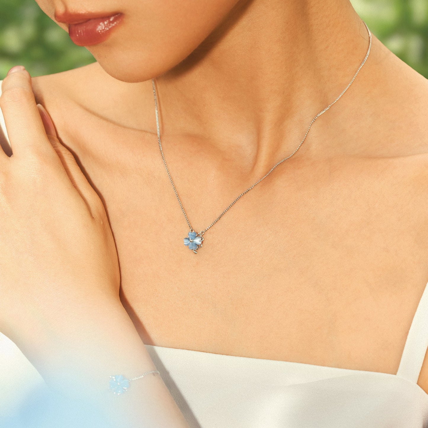 Silver Lucky Swivel Necklace